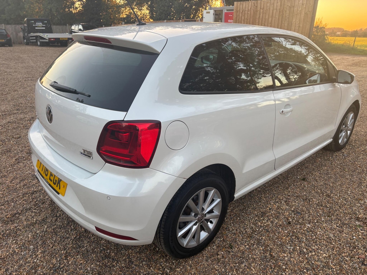 Used Volkswagen Polo 2016 for sale - 76041940: Photo 9