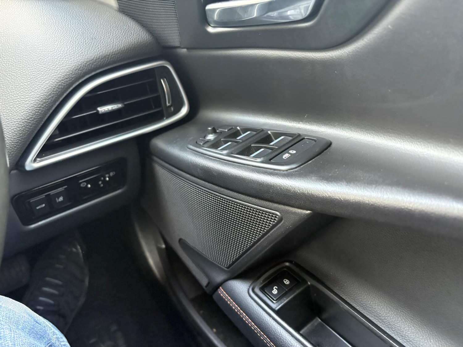 Used Jaguar XE 2017 for sale - 76942515: Photo 24