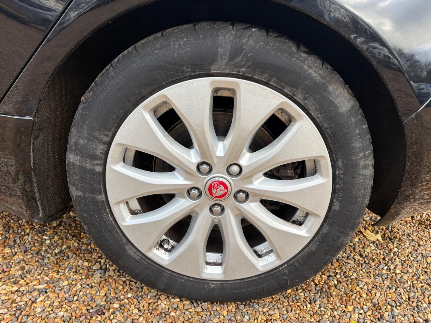 Used Jaguar XE 2017 for sale - 76942515: Photo 30