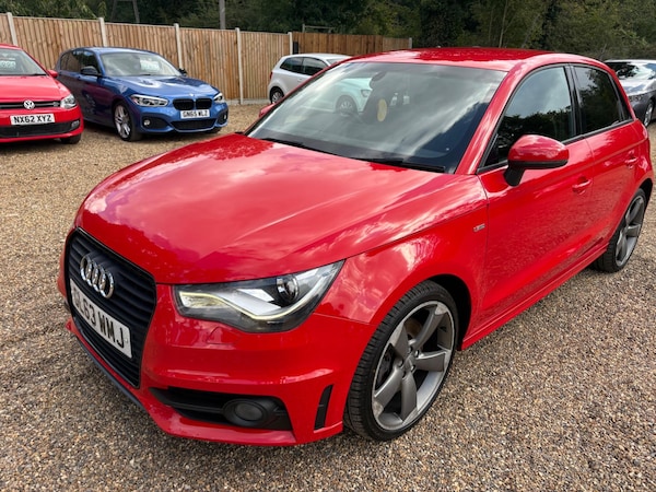 Used Audi A1 2013 for sale - 76094727: Photo 2