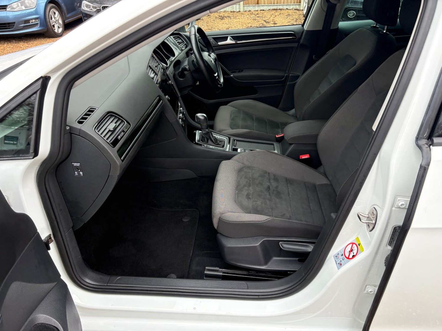 Used Volkswagen Golf 2018 for sale - 77305615: Photo 29