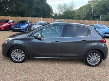 Used Peugeot 208 2015 for sale - 75165917: Photo