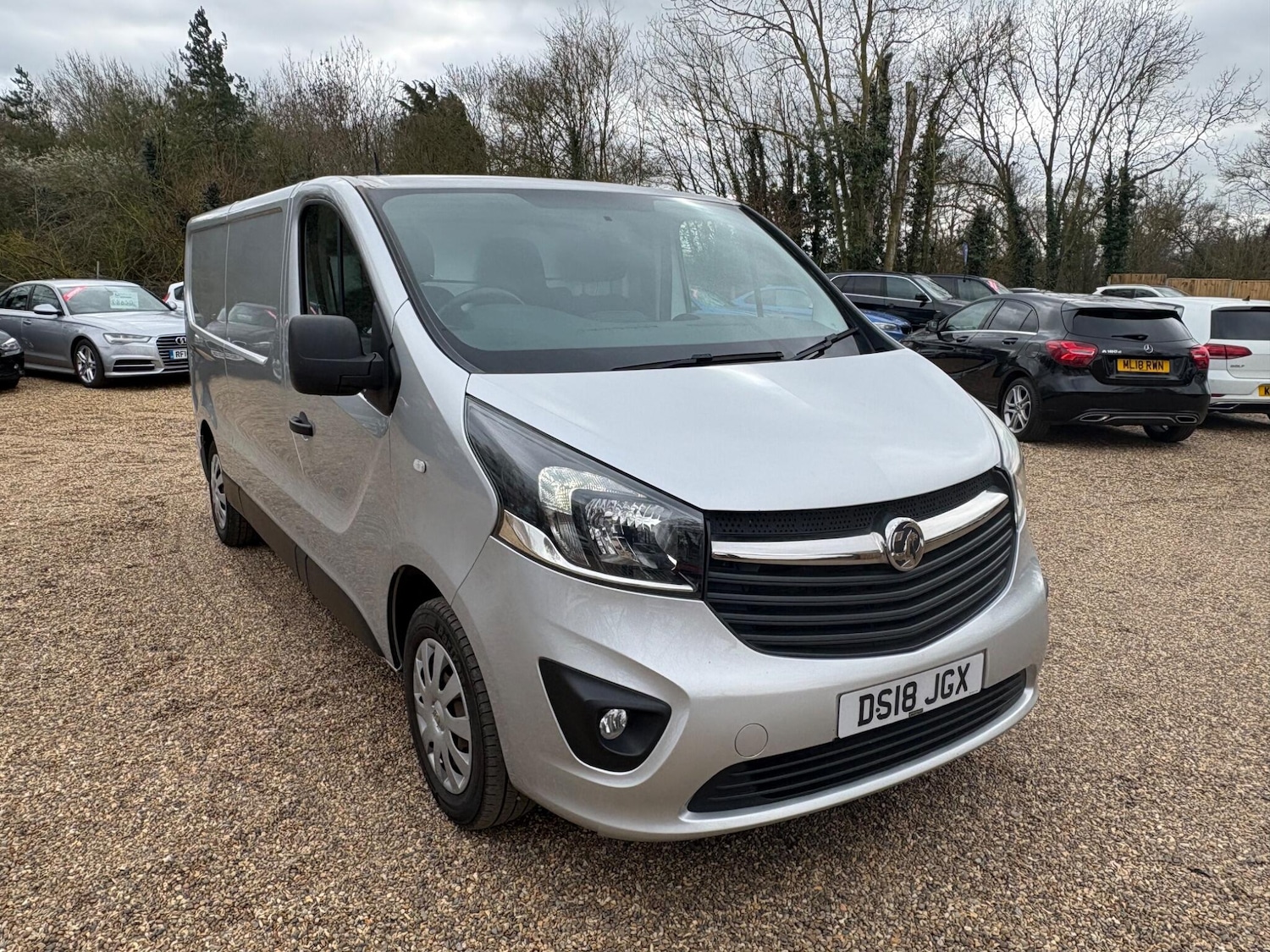Used Vauxhall Vivaro 2018 for sale - 77883128: Photo 2
