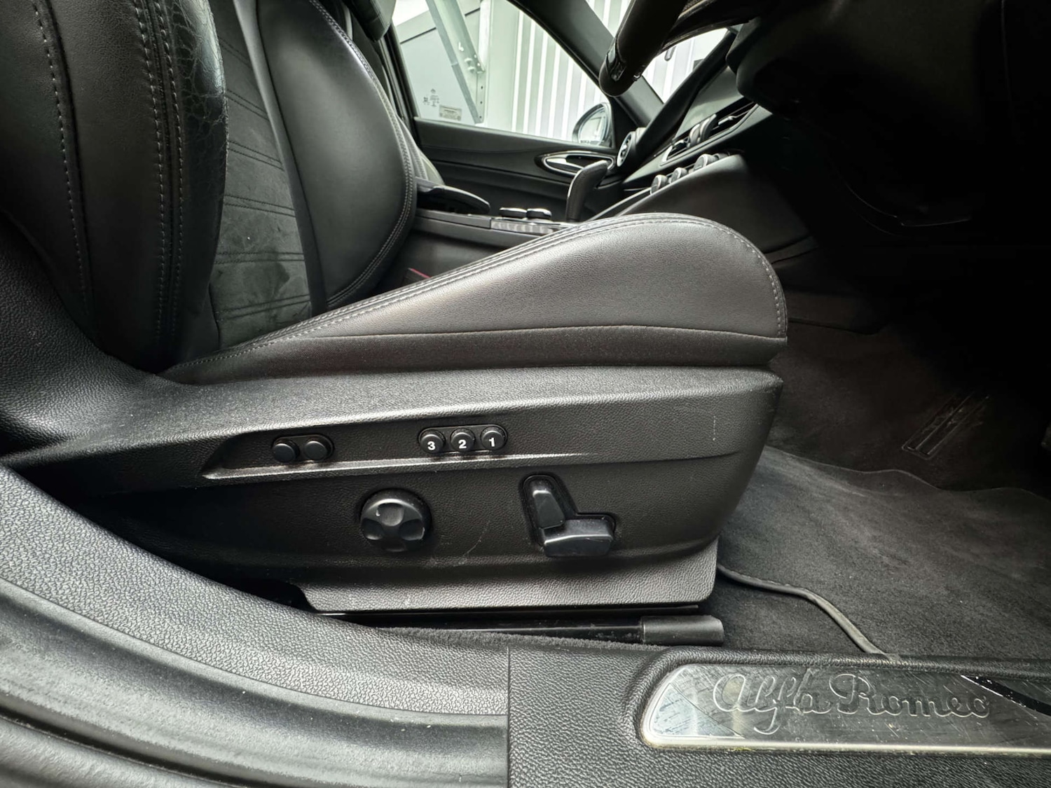 Used Alfa Romeo Giulia 2017 for sale - 76601741: Photo 22