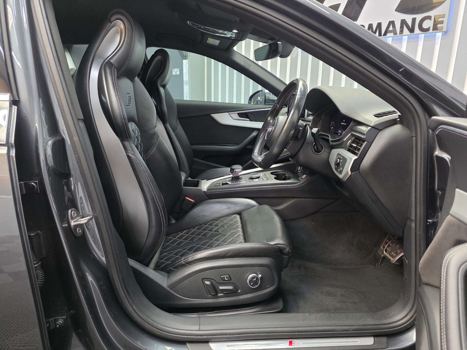 Used Audi A4 2017 for sale - 78083376: Photo 38