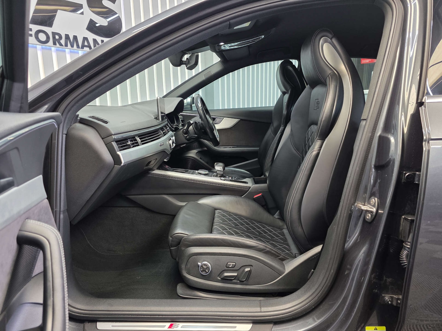 Used Audi A4 2017 for sale - 78083376: Photo 40