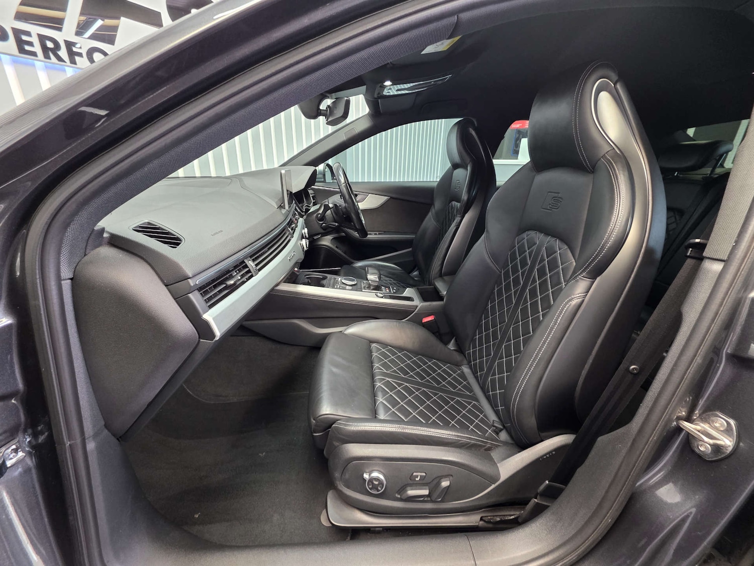 Used Audi A4 2017 for sale - 78083376: Photo 9