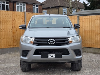 Used Toyota Hilux 2017 for sale - 78769496: Photo