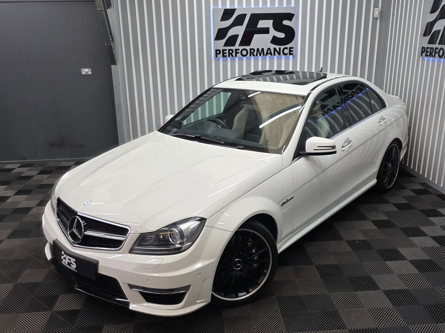 Used Mercedes-Benz C Class 2013 for sale - 77469851: Photo 44