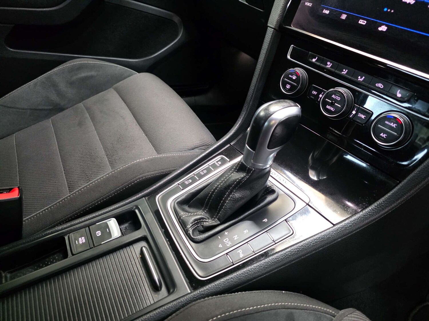 Used Volkswagen Golf 2018 for sale - 77479621: Photo 10