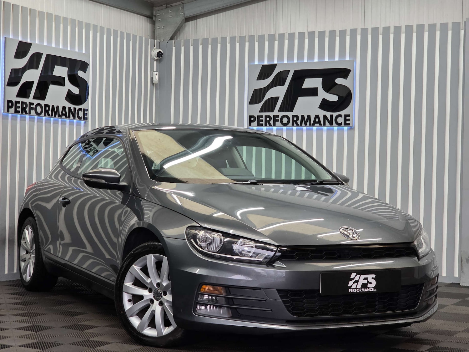 Used Volkswagen Scirocco 2016 for sale - 76589717: Photo 1