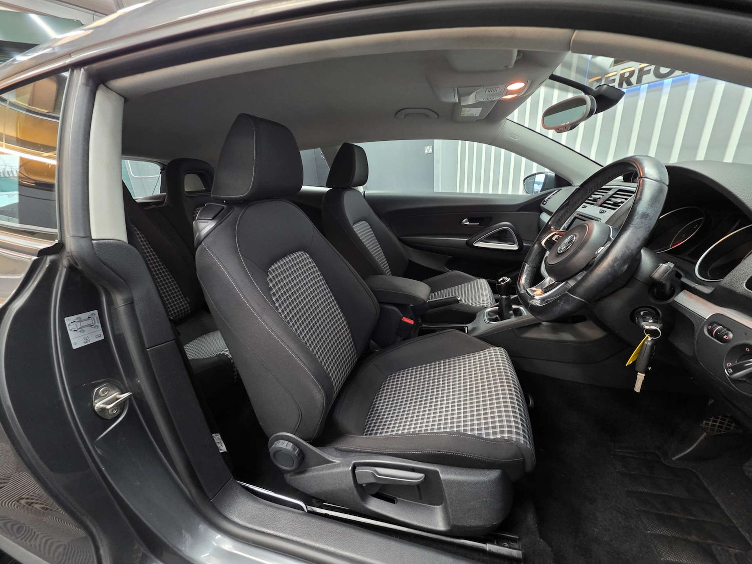 Used Volkswagen Scirocco 2016 for sale - 76589717: Photo 8