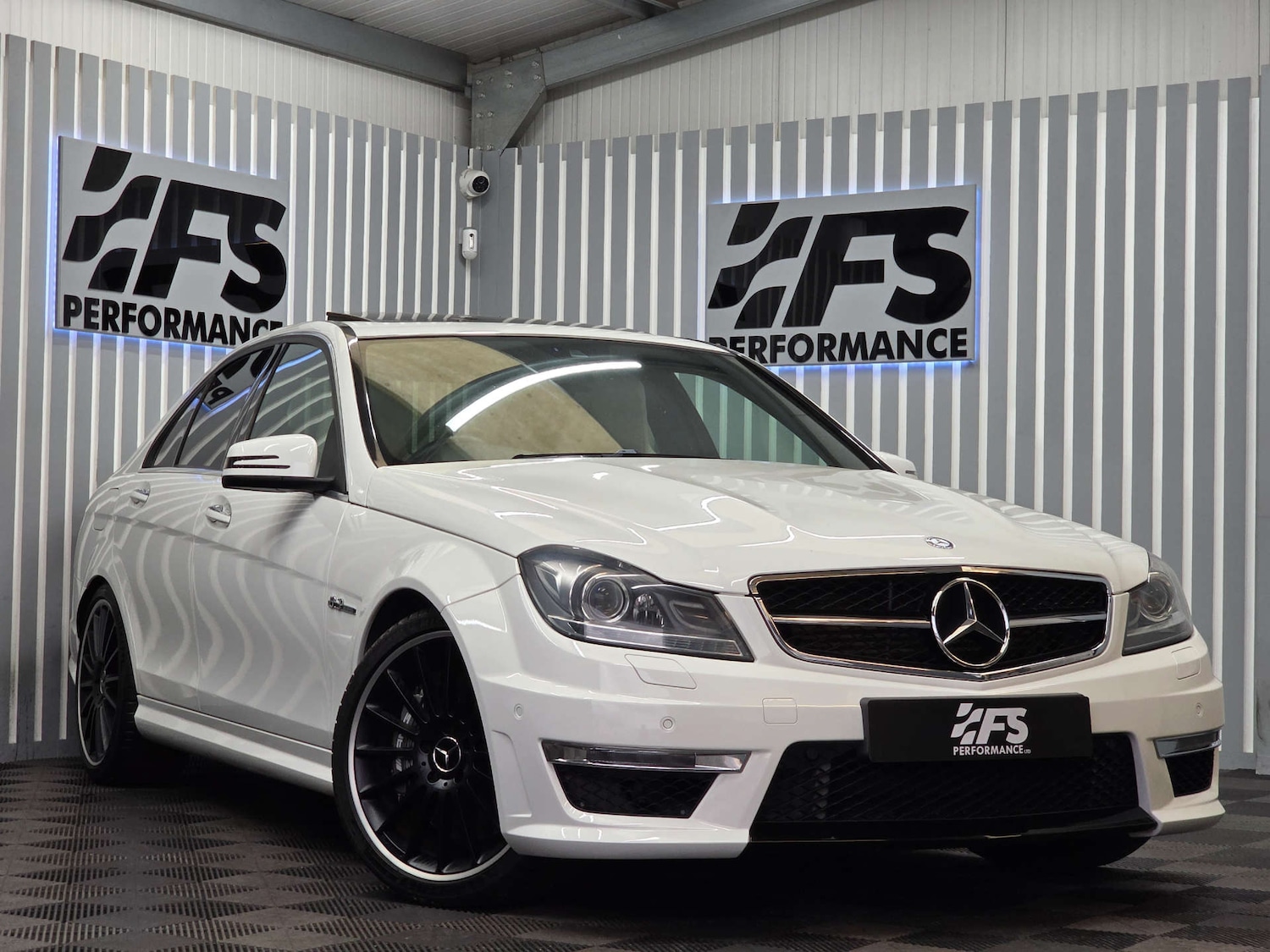 Used Mercedes-Benz C-Class 2013 for sale - 76082862: Photo 1