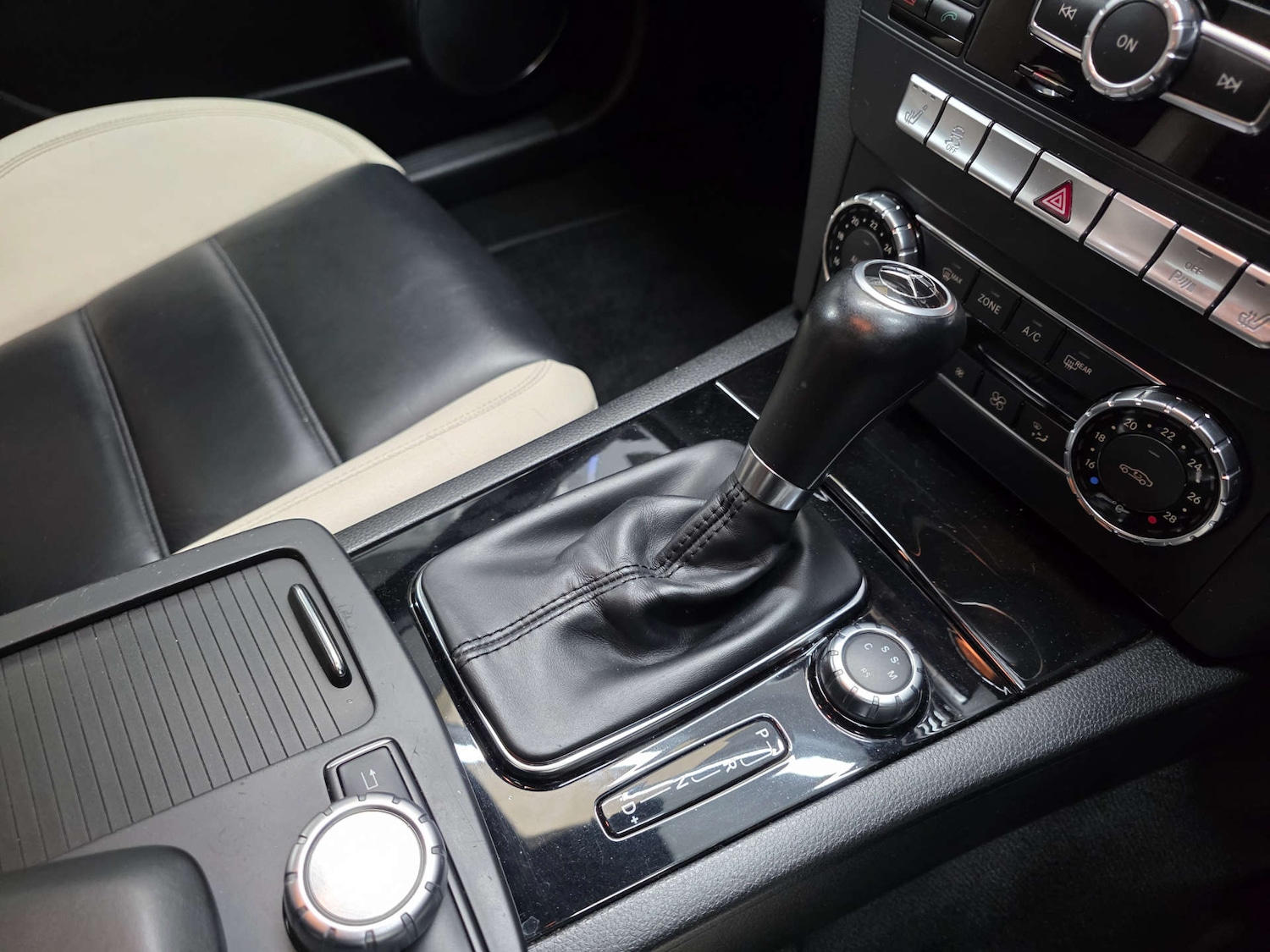 Used Mercedes-Benz C-Class 2013 for sale - 76082862: Photo 11