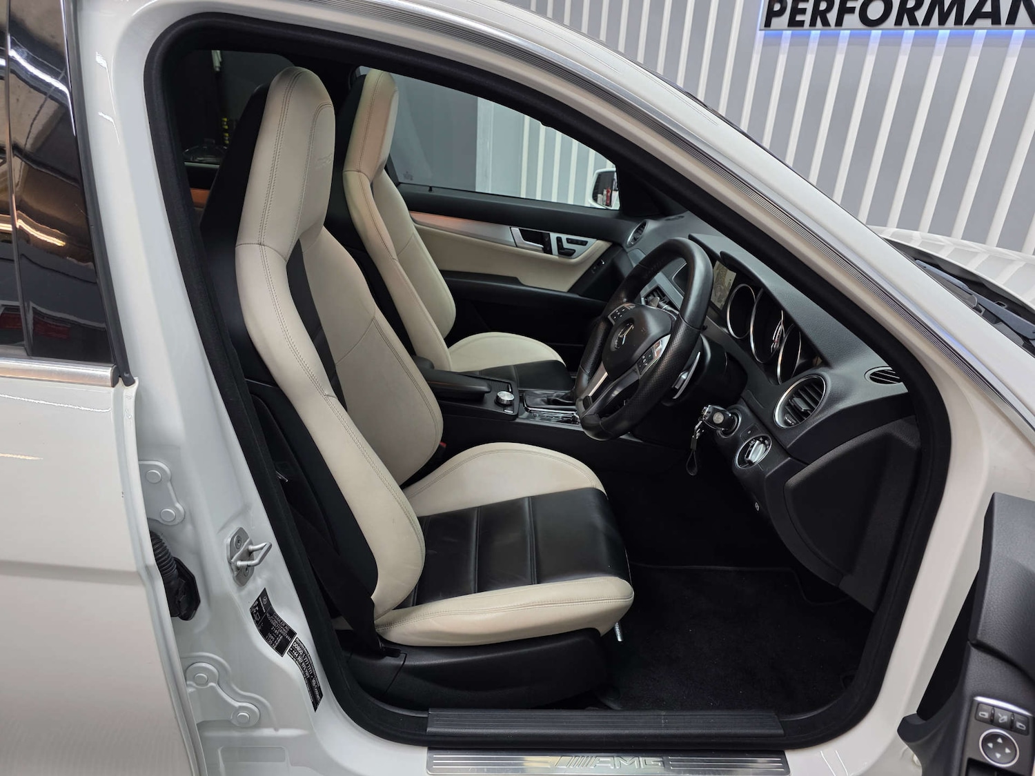 Used Mercedes-Benz C-Class 2013 for sale - 76082862: Photo 20
