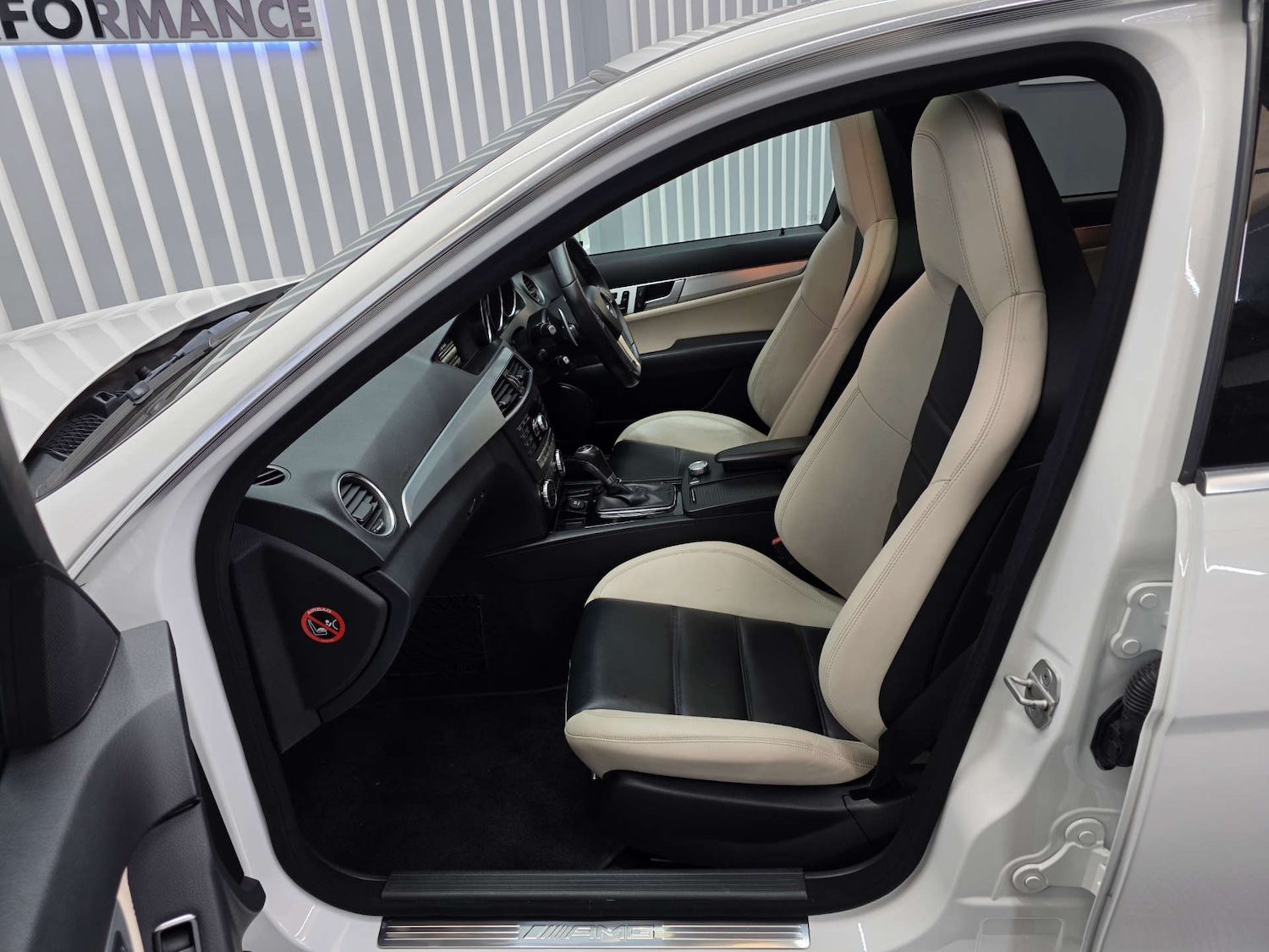 Used Mercedes-Benz C-Class 2013 for sale - 76082862: Photo 22