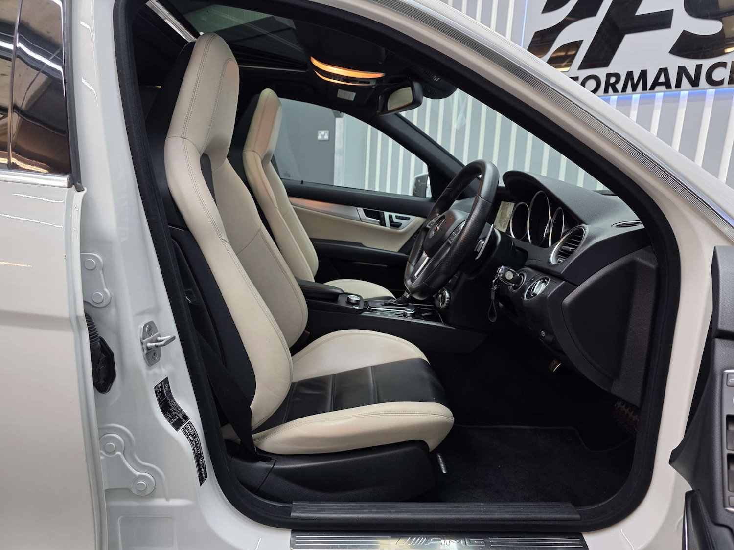Used Mercedes-Benz C-Class 2013 for sale - 76082862: Photo 35