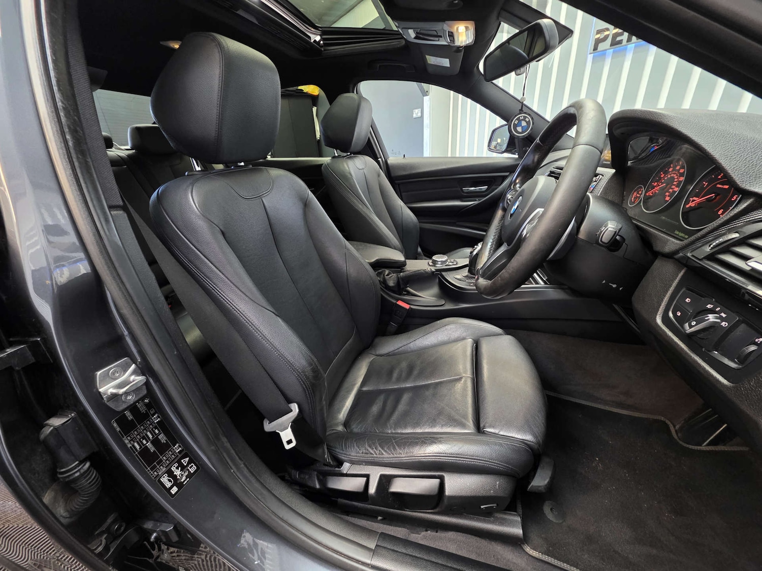 Used BMW 3 Series 2015 for sale - 76331488: Photo 7