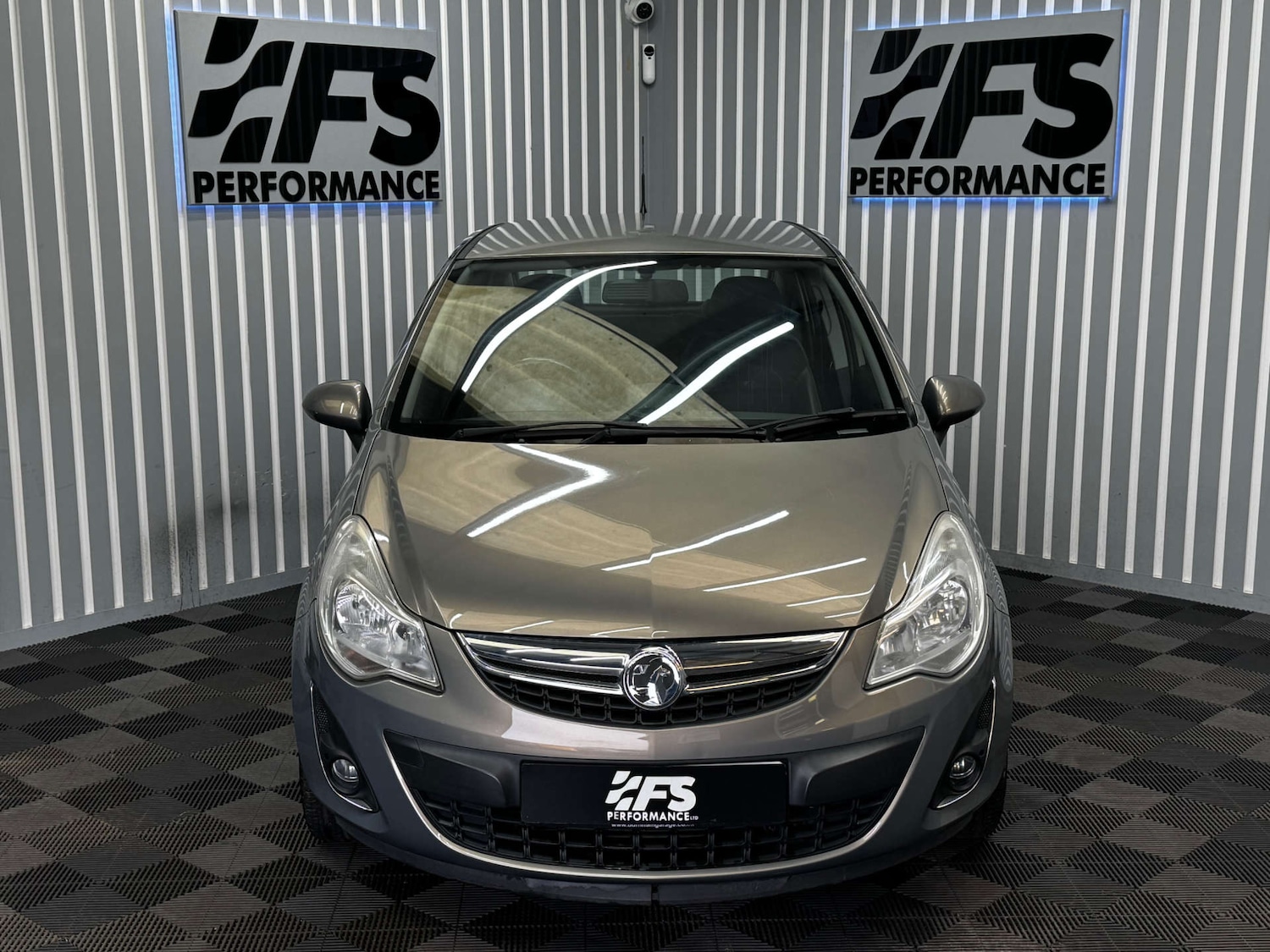 Used Vauxhall Corsa 2012 for sale - 77558202: Photo 2
