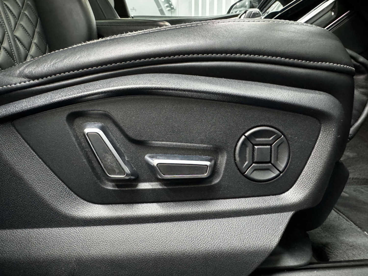 Used Audi Q8 2018 for sale - 77160652: Photo 25