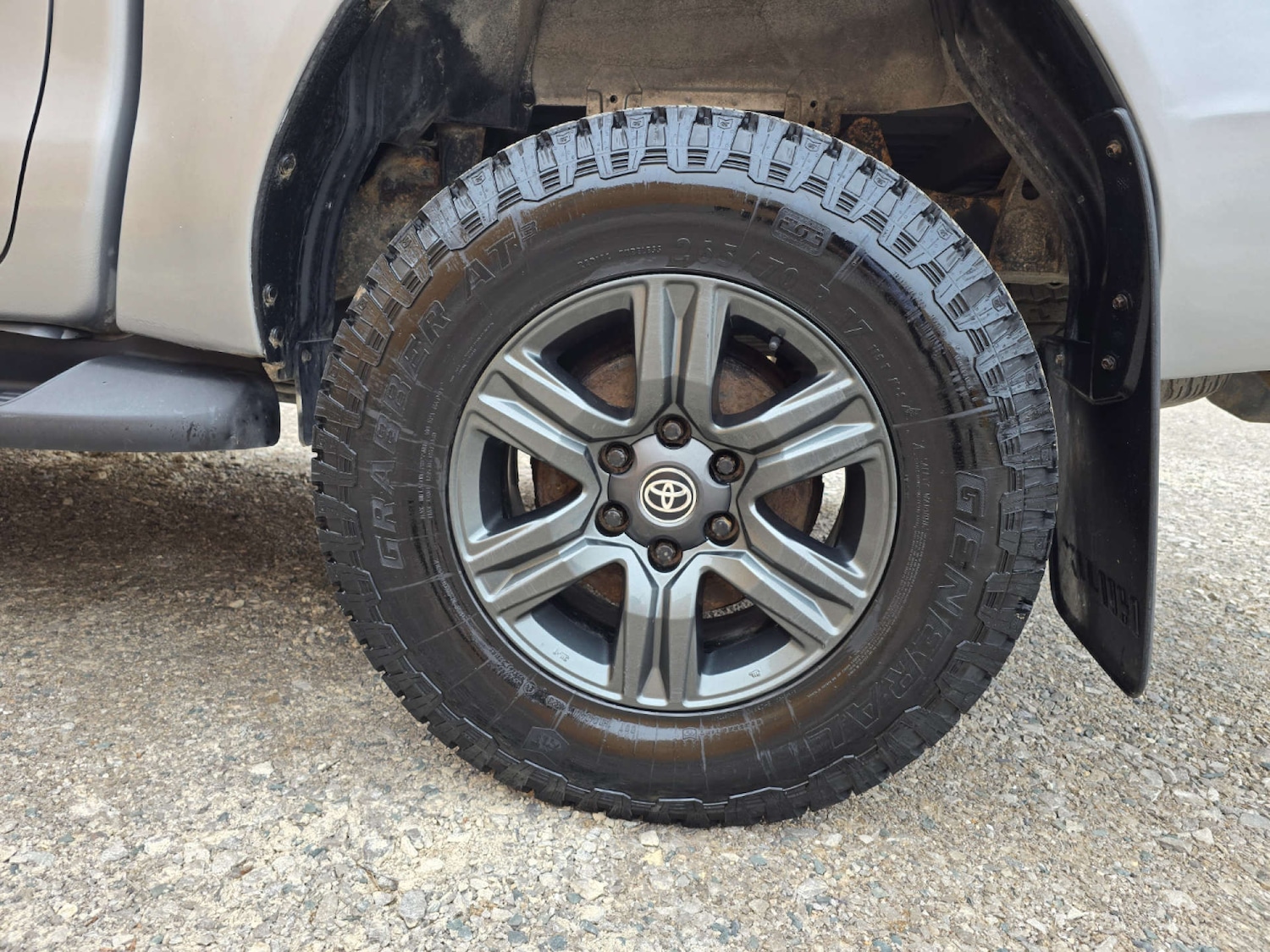 Used Toyota Hilux 2017 for sale - 76601586: Photo 13