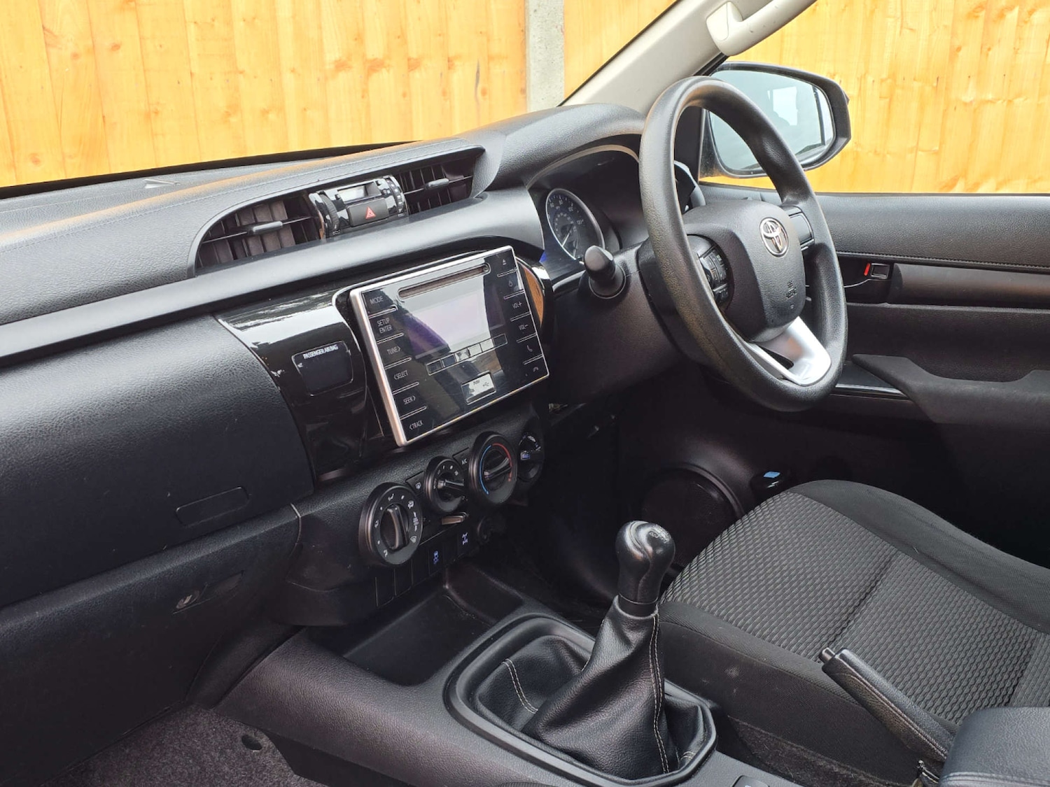 Used Toyota Hilux 2017 for sale - 76601586: Photo 25