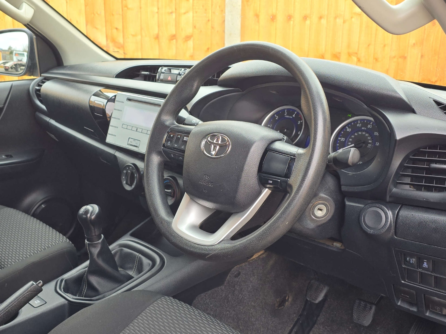 Used Toyota Hilux 2017 for sale - 76601586: Photo 27