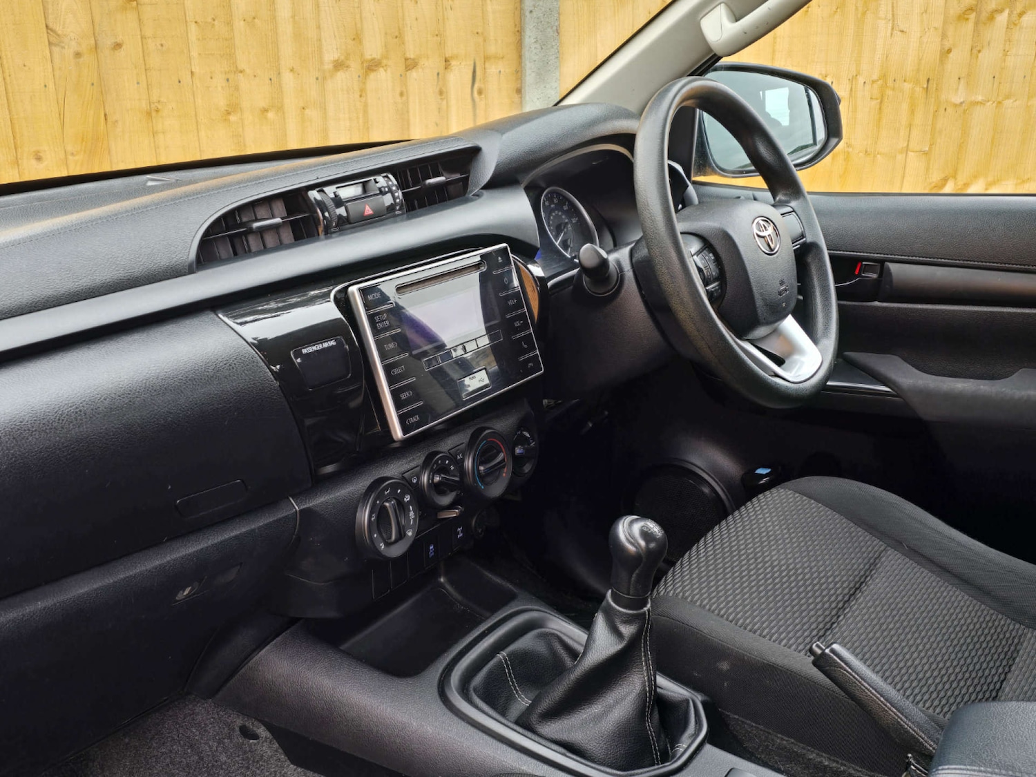 Used Toyota Hilux 2017 for sale - 76601586: Photo 5