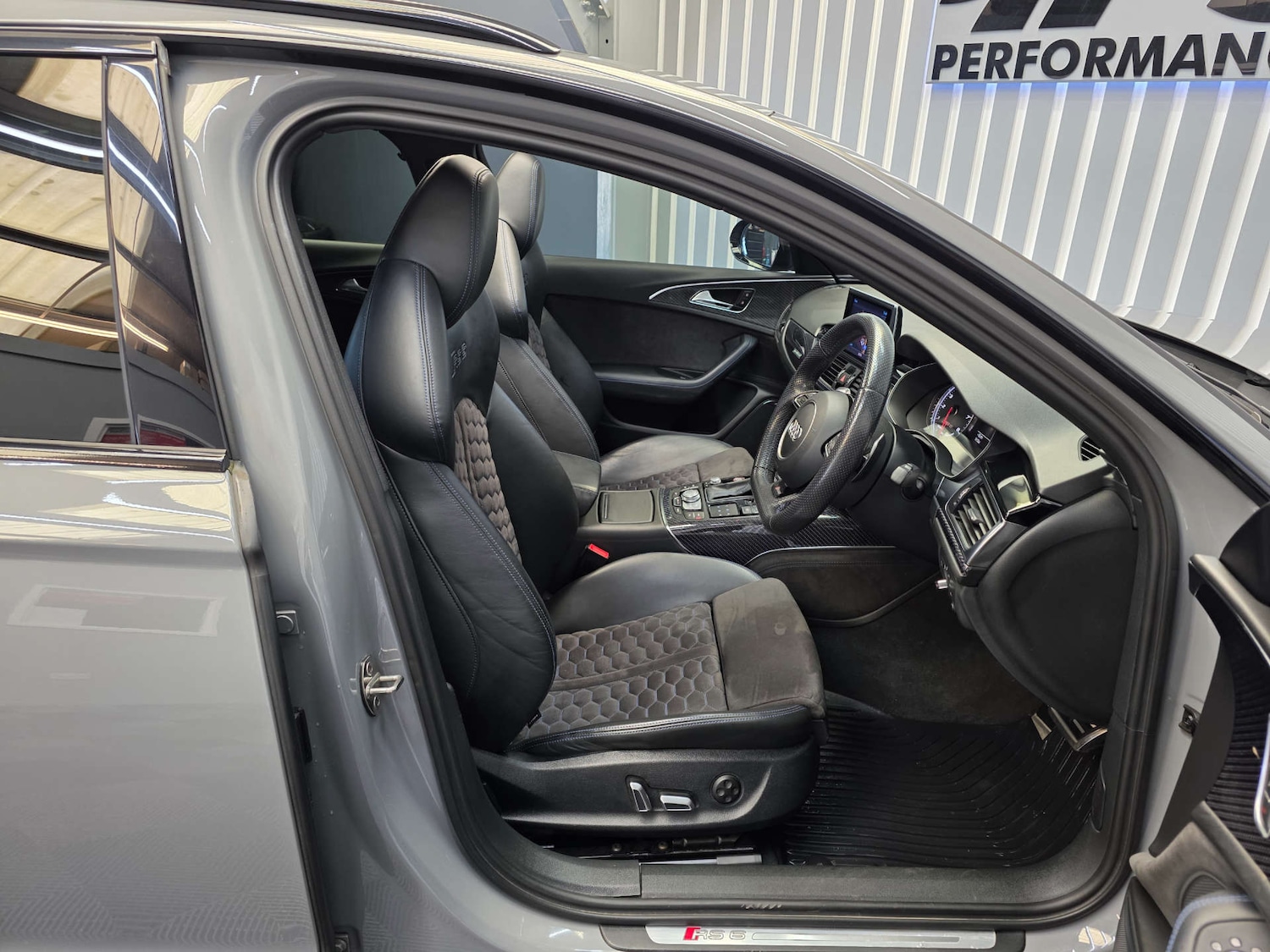 Used Audi RS6 2017 for sale - 78179617: Photo 21