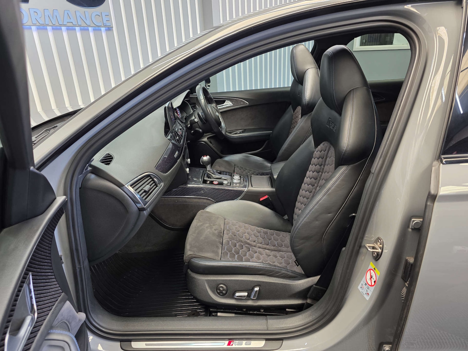 Used Audi RS6 2017 for sale - 78179617: Photo 23