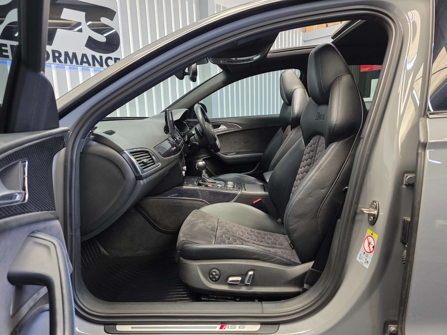 Used Audi RS6 2017 for sale - 78179617: Photo 41