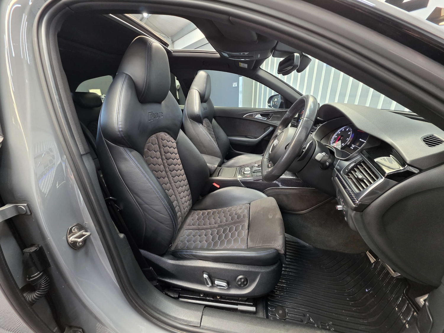 Used Audi RS6 2017 for sale - 78179617: Photo 7