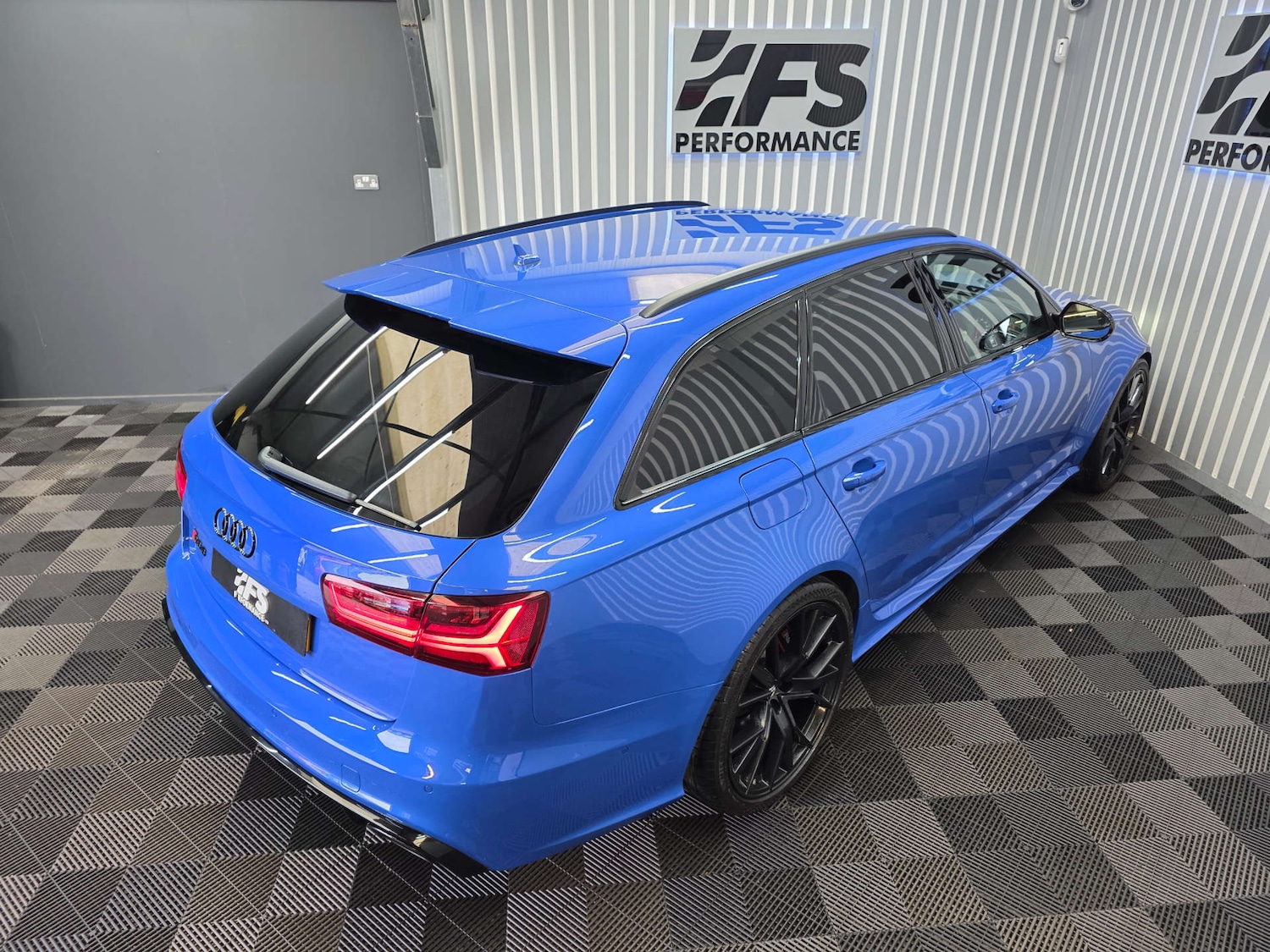 Used Audi RS6 Avant 2018 for sale - 76132451: Photo 19