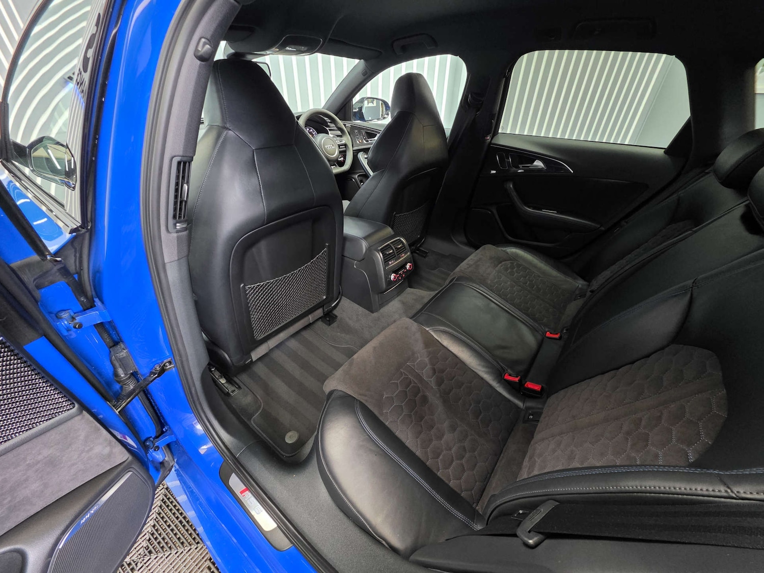 Used Audi RS6 Avant 2018 for sale - 76132451: Photo 24