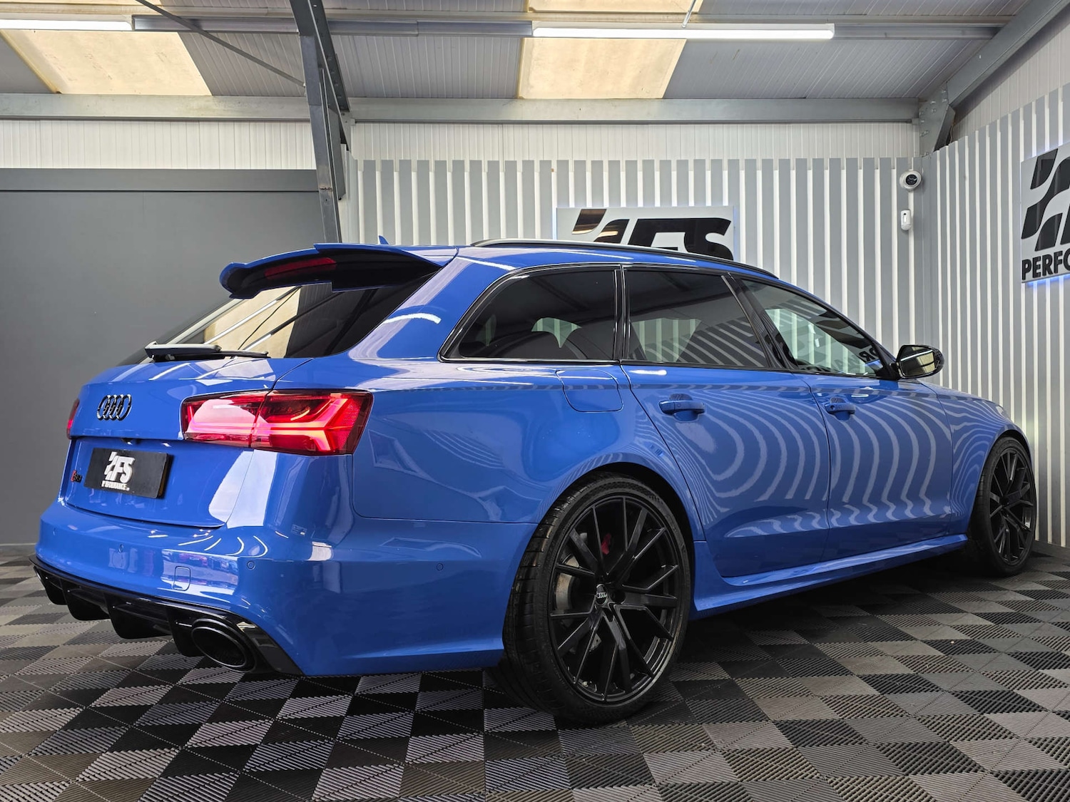 Used Audi RS6 Avant 2018 for sale - 76132451: Photo 6