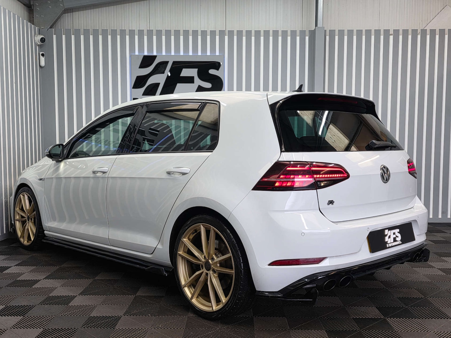Used Volkswagen Golf 2018 for sale - 77656596: Photo 4