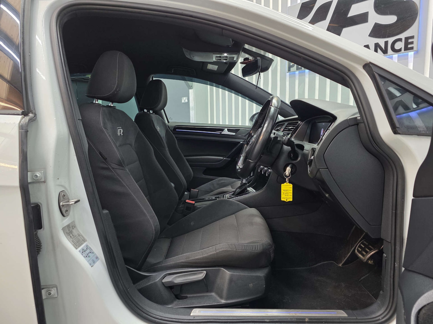 Used Volkswagen Golf 2018 for sale - 77656596: Photo 44