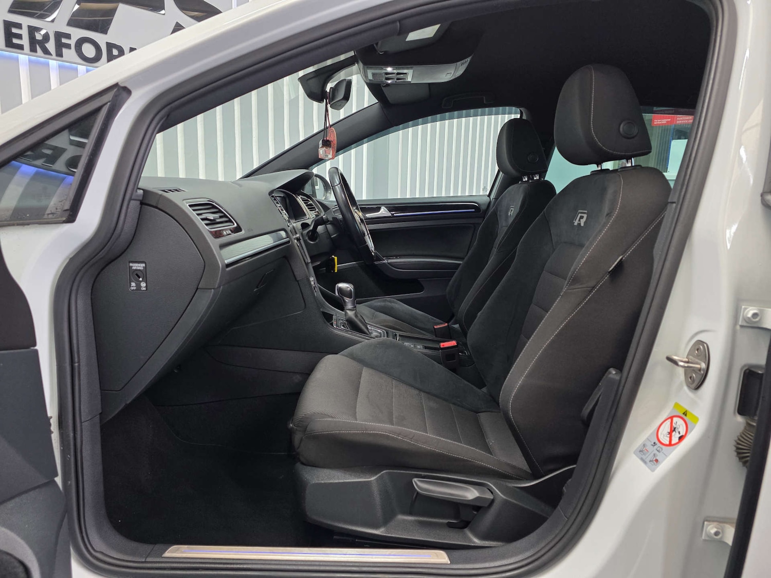 Used Volkswagen Golf 2018 for sale - 77656596: Photo 46