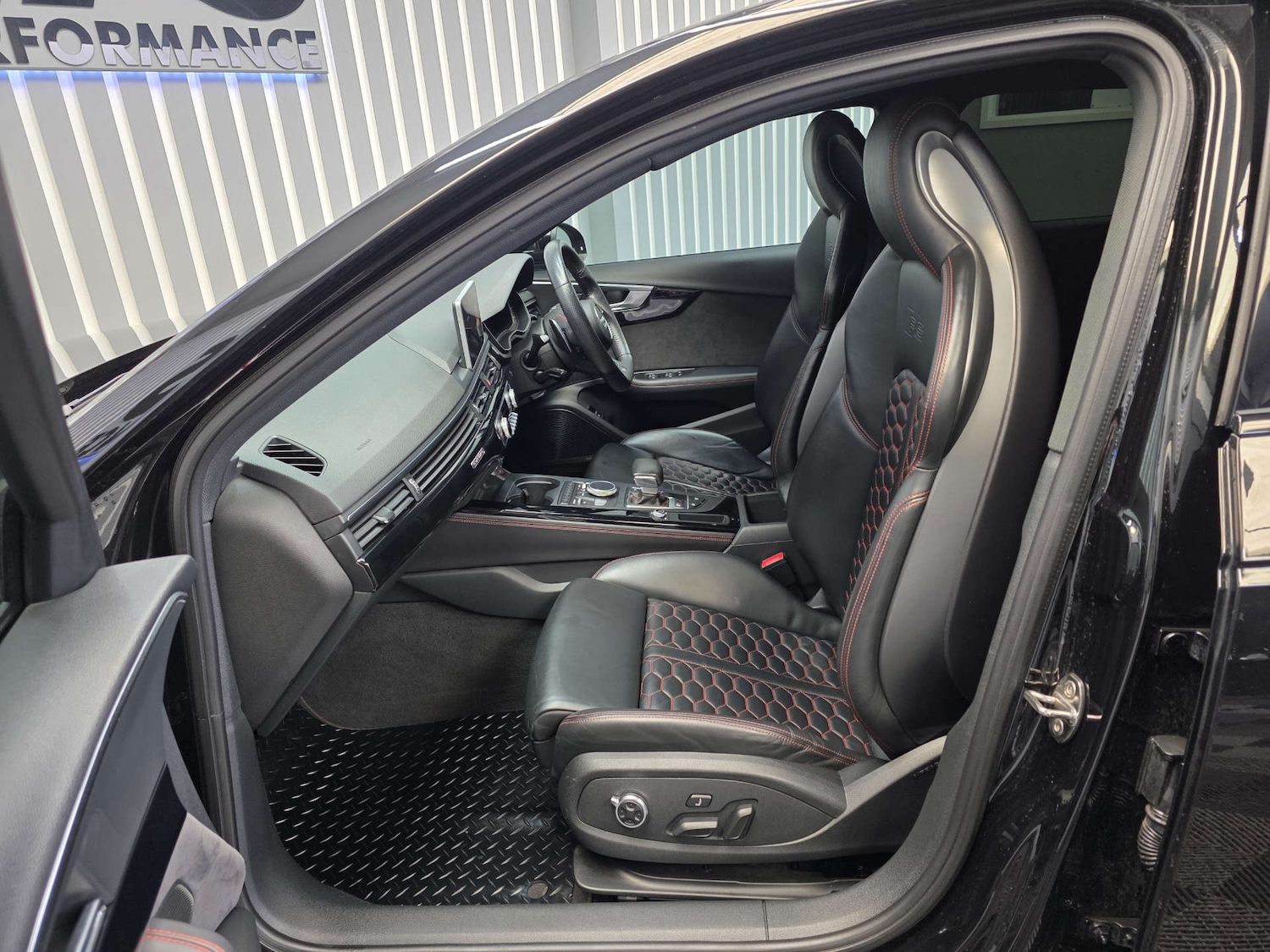 Used Audi RS4 2018 for sale - 77704070: Photo 21