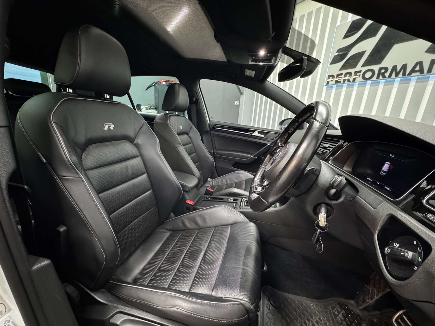 Used Volkswagen Golf 2017 for sale - 77236282: Photo 33