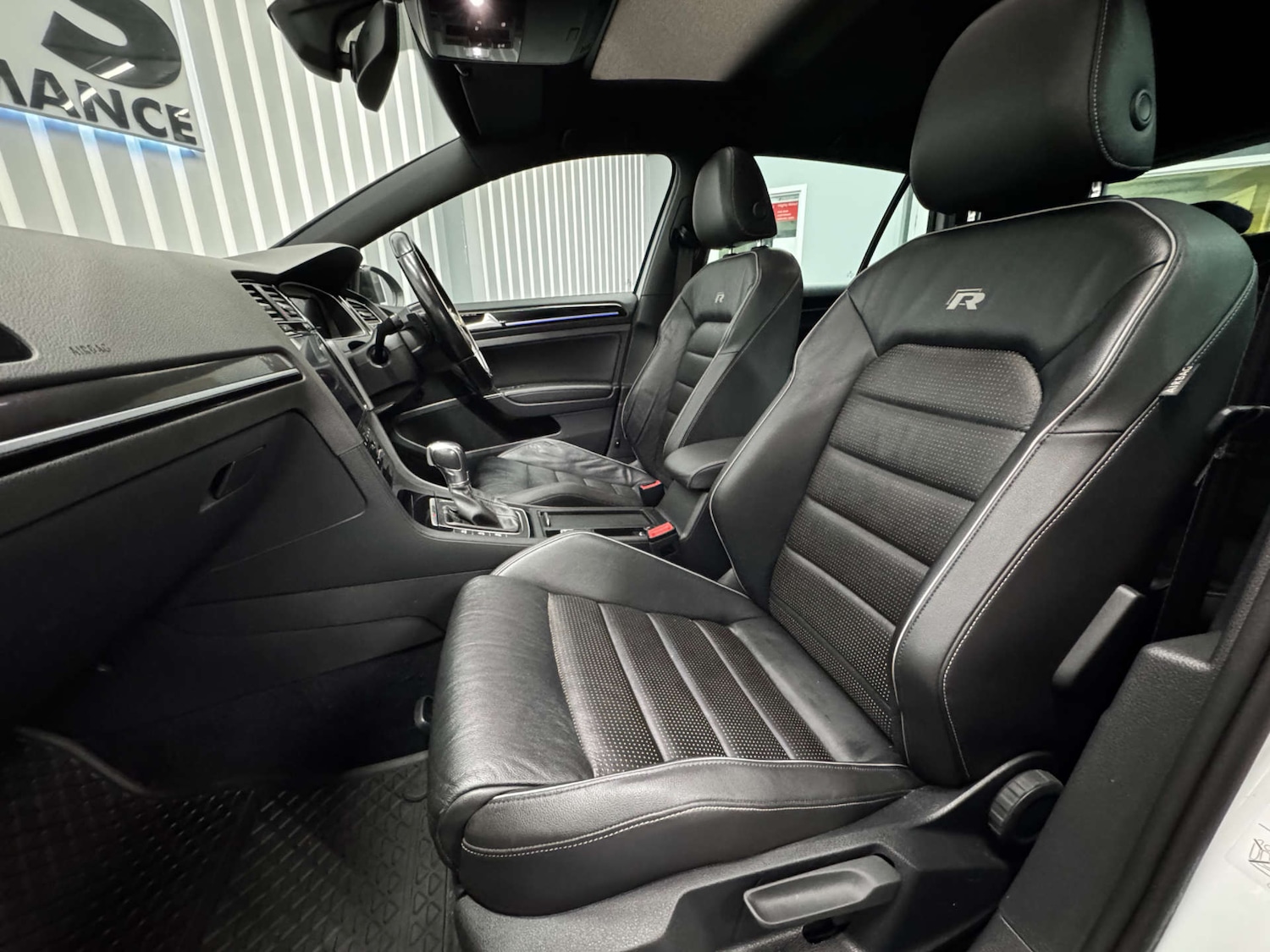 Used Volkswagen Golf 2017 for sale - 77236282: Photo 8