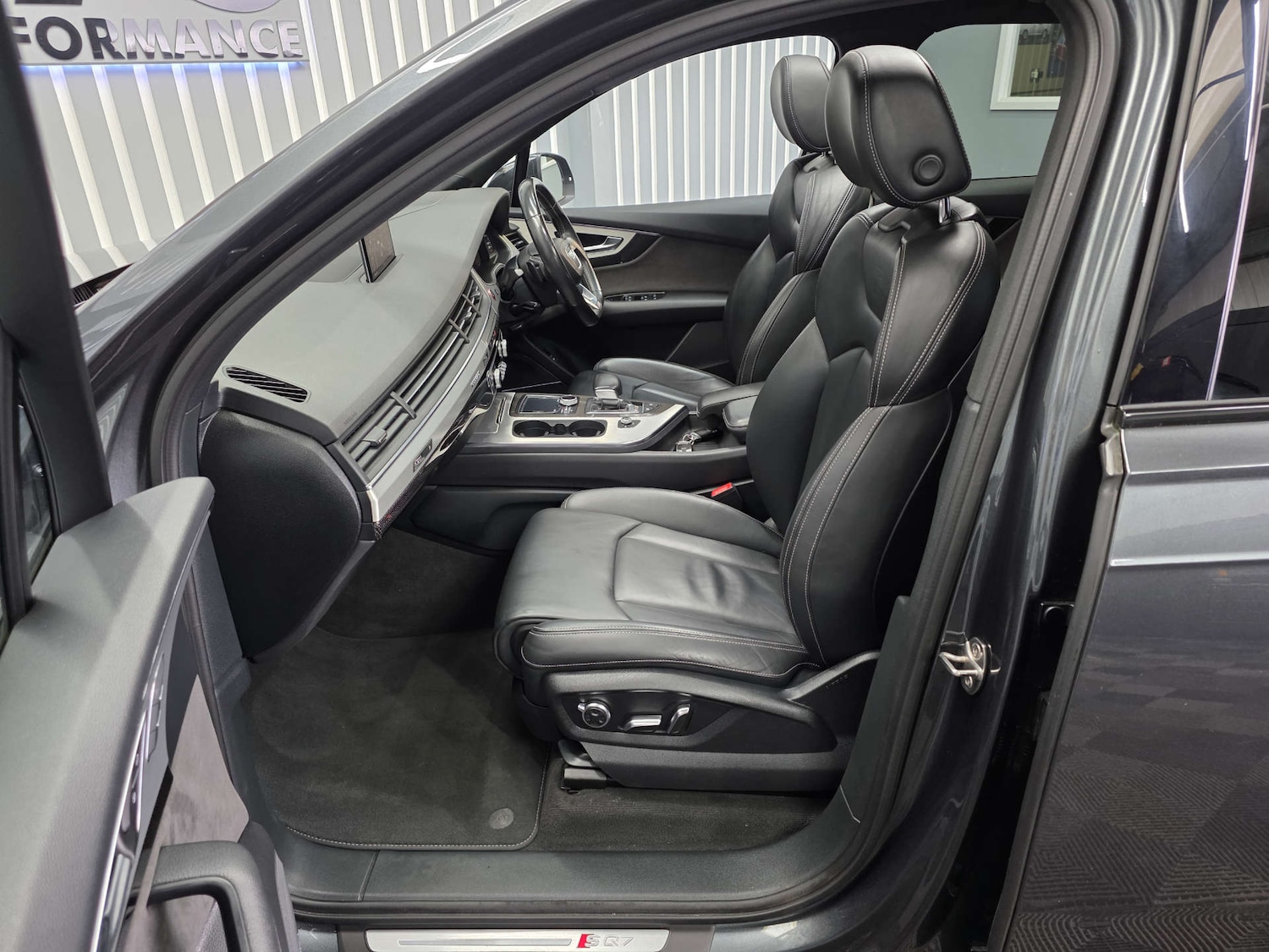 Used Audi Q7 2017 for sale - 77523135: Photo 24