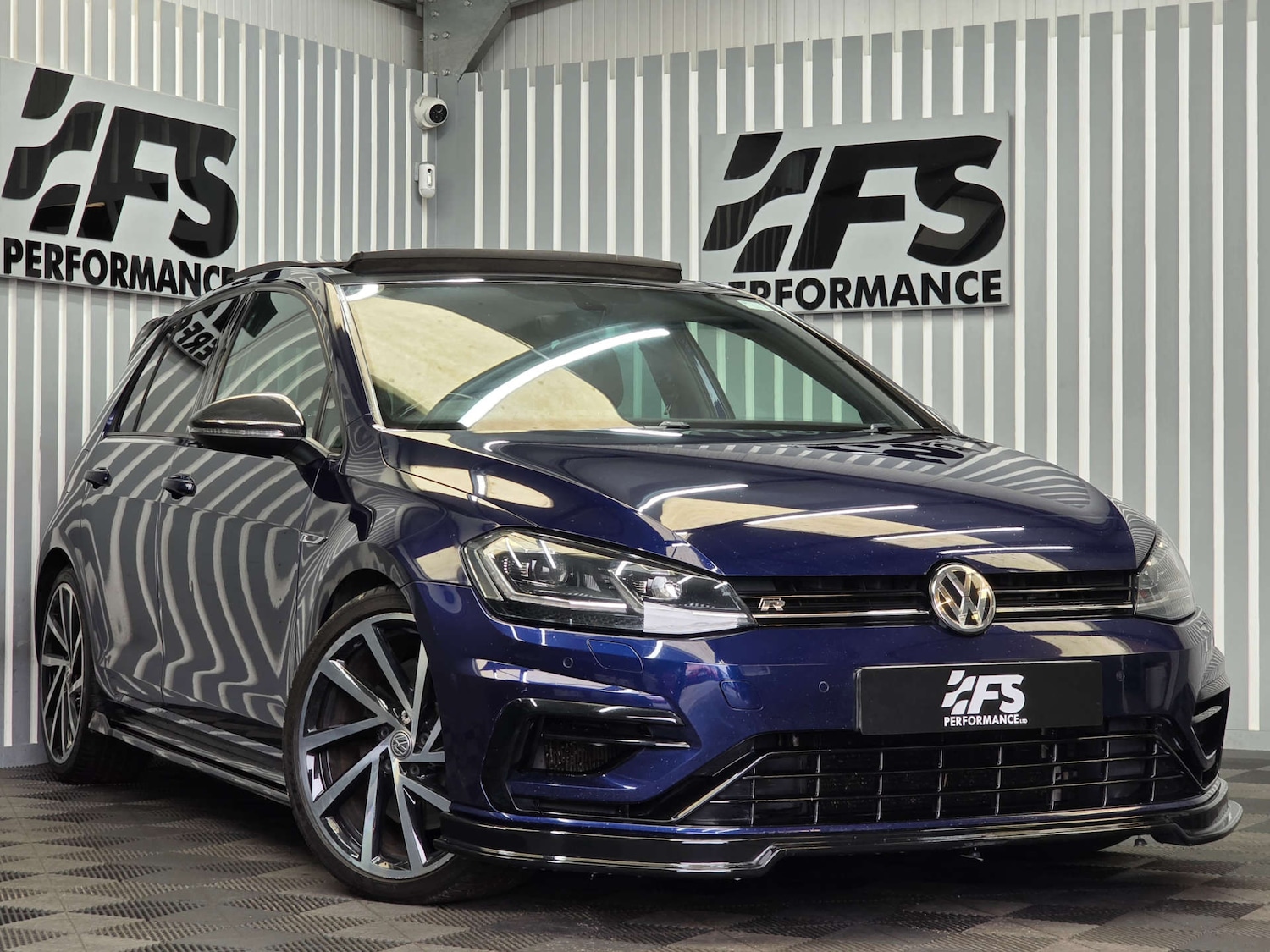 Used Volkswagen Golf 2018 for sale - 76601858: Photo 1