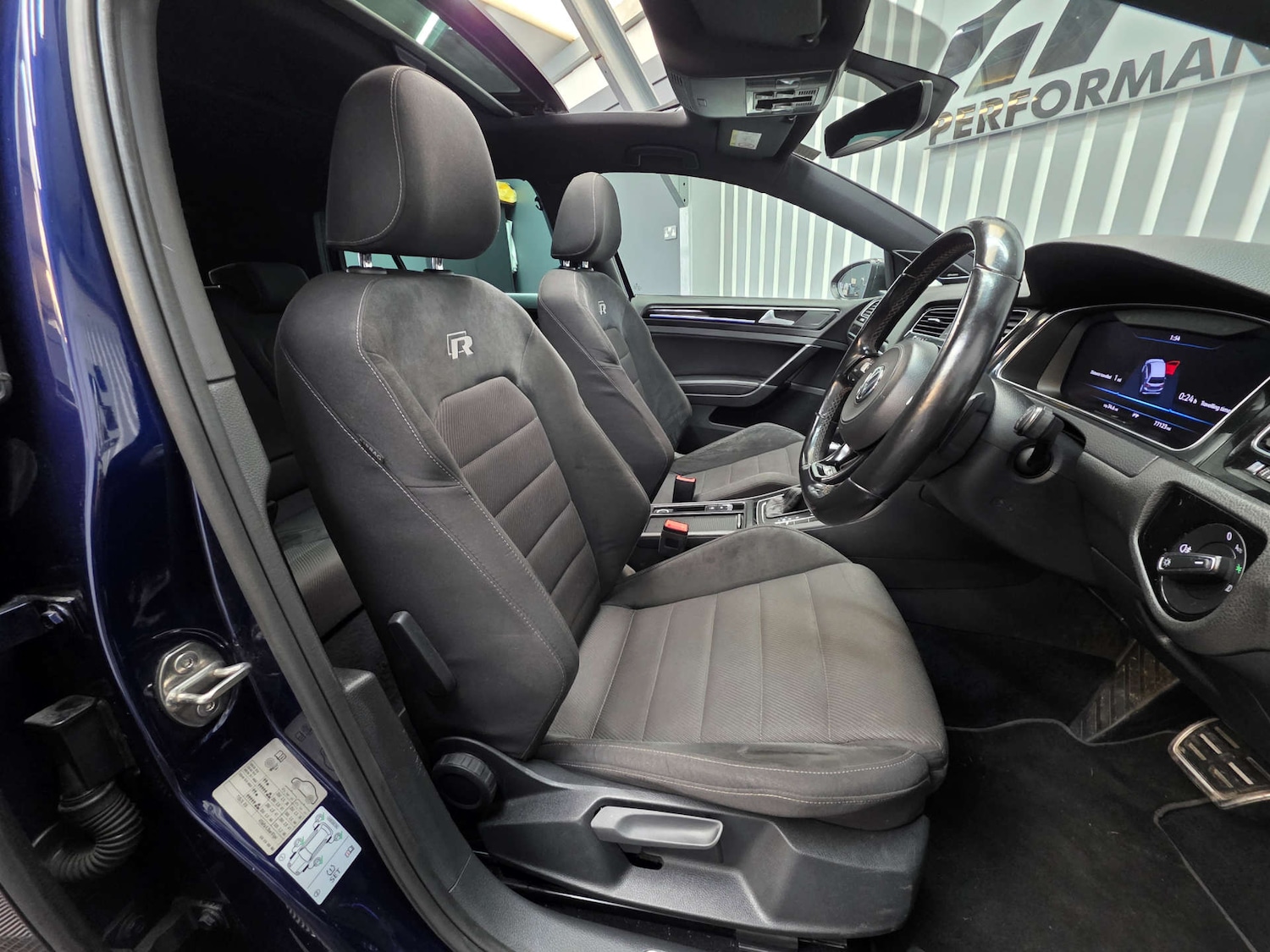 Used Volkswagen Golf 2018 for sale - 76601858: Photo 7