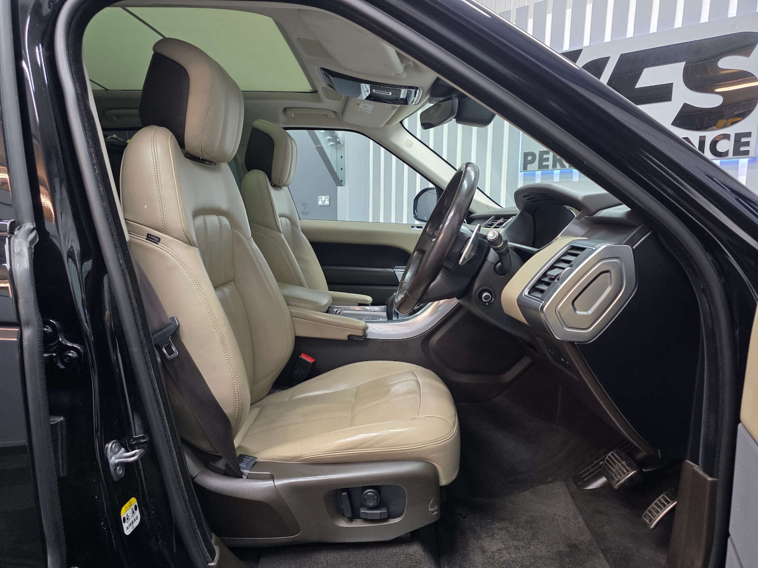 Used Land Rover Range Rover Sport 2019 for sale - 76751991: Photo 38