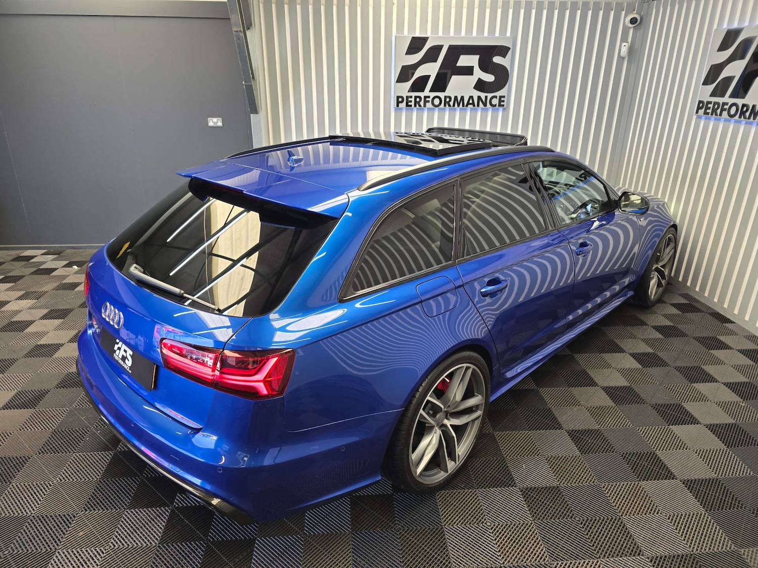 Used Audi RS6 2015 for sale - 76973922: Photo 17