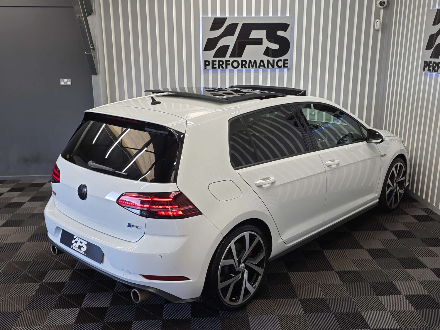 Used Volkswagen Golf 2018 for sale - 76601726: Photo 42
