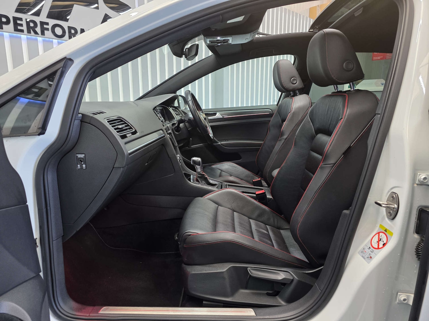 Used Volkswagen Golf 2018 for sale - 76601726: Photo 45