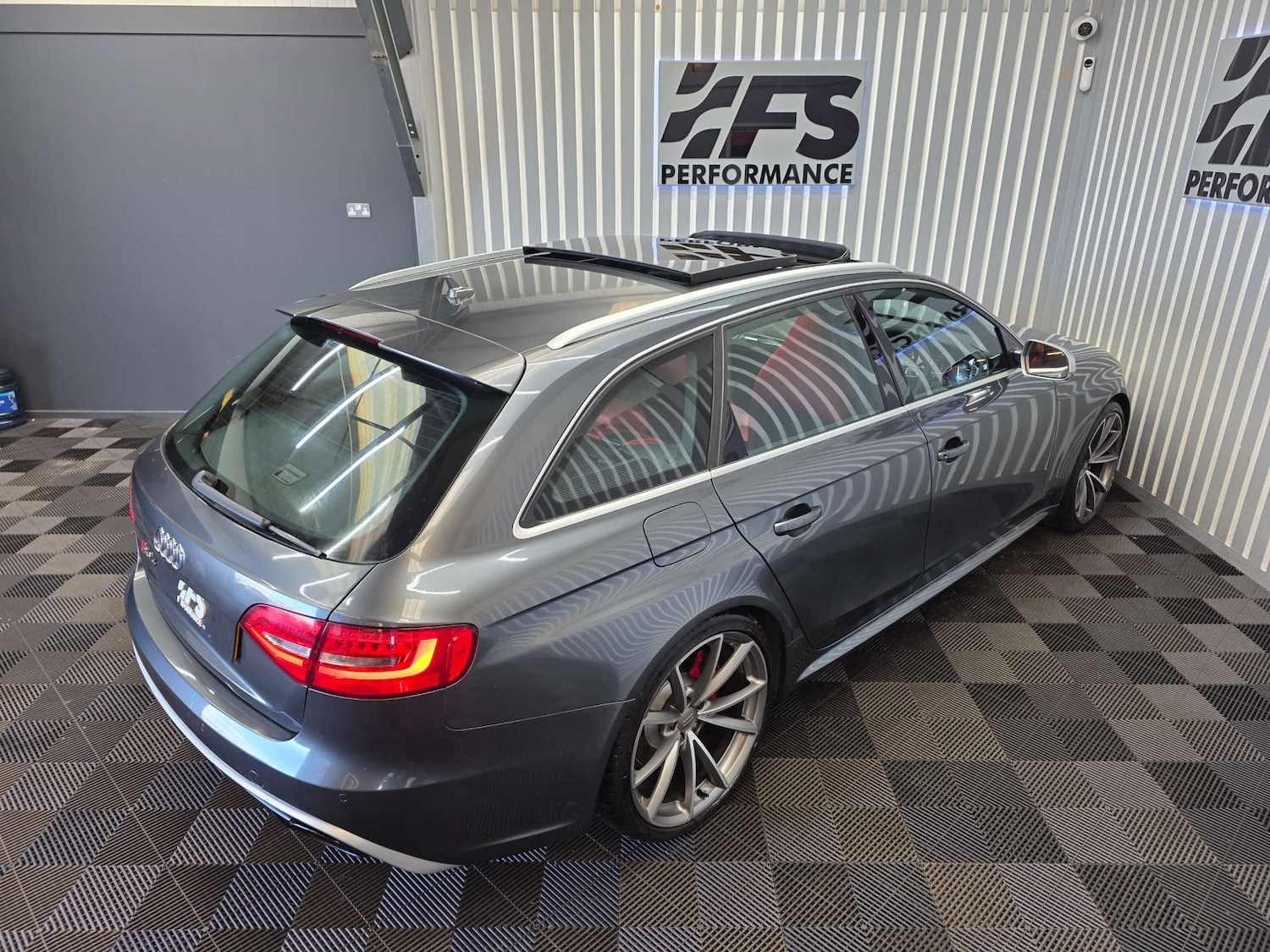 Used Audi RS4 2014 for sale - 77437610: Photo 21