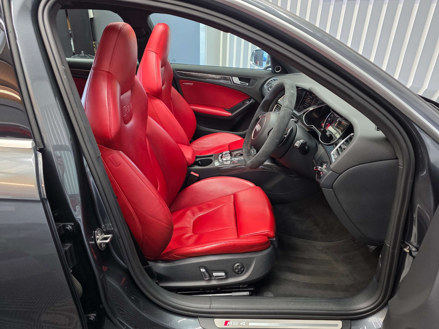 Used Audi RS4 2014 for sale - 77437610: Photo 23